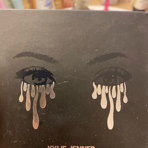Kylie Jenner palette